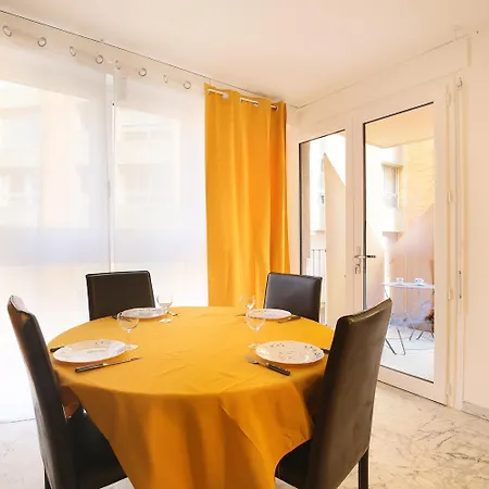 Apartment Le Jaune Place Saint Georges 100m Parking Terrasse
