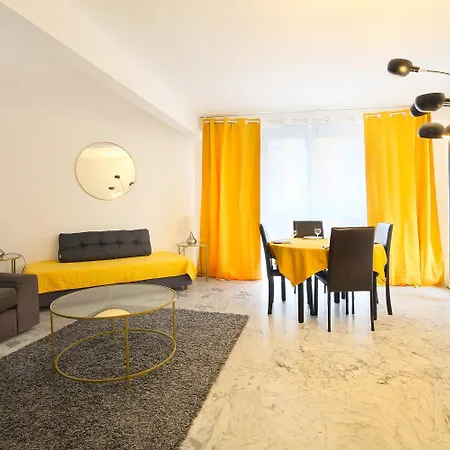 Le Jaune Place Saint Georges 100m Parking Terrasse