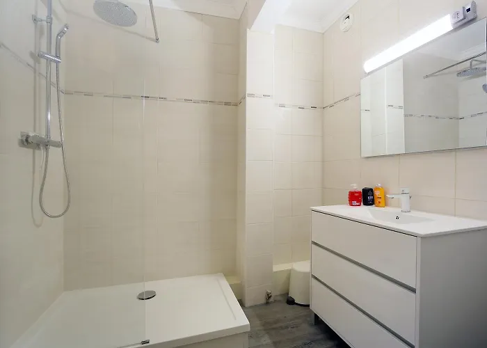 Le Jaune Place Saint Georges 100m Parking Terrasse *