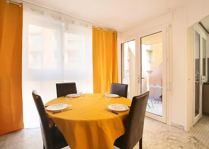 Appartamento Le Jaune Place Saint Georges 100m Parking Terrasse