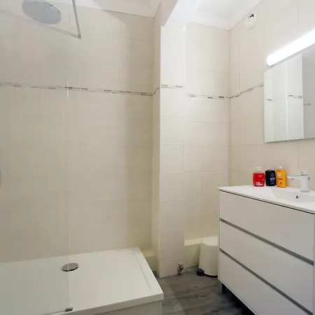 Le Jaune Place Saint Georges 100m Parking Terrasse *